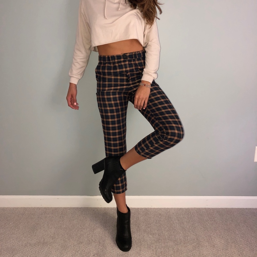 Plaid Crop Pants. Sooooo cute!!